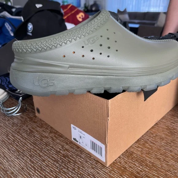 Sandals - Picture 2 of 2